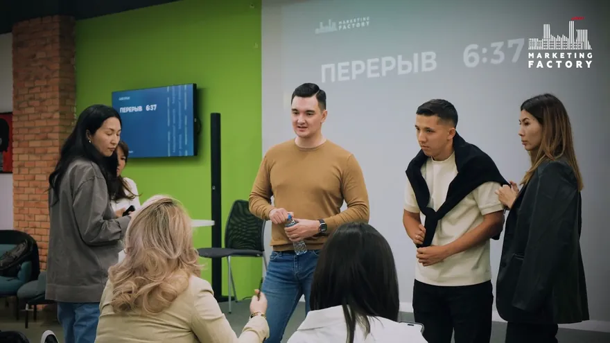 Разговор с участниками в перерыве